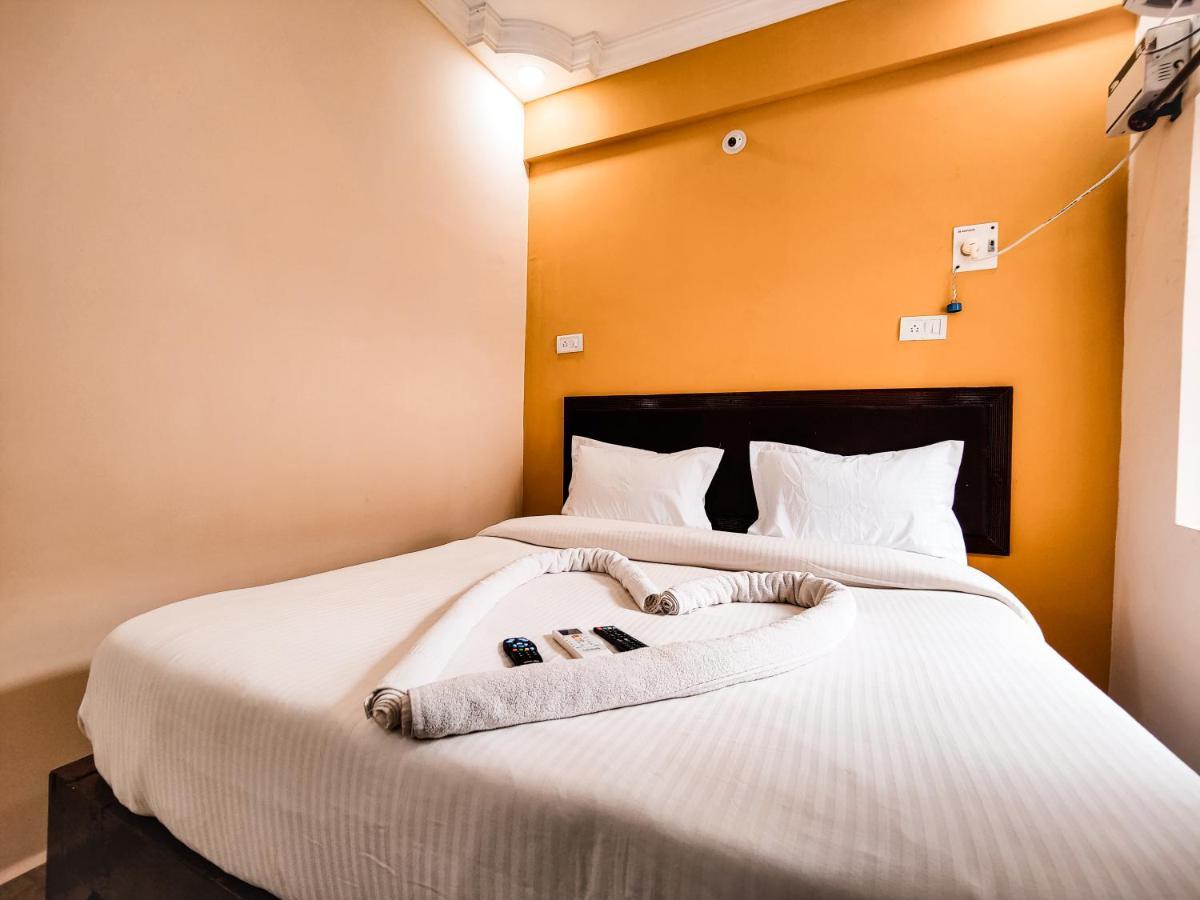 Hotel Candolim Aloft エクステリア 写真